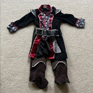 Kids Pirate Costume - child size 5/6